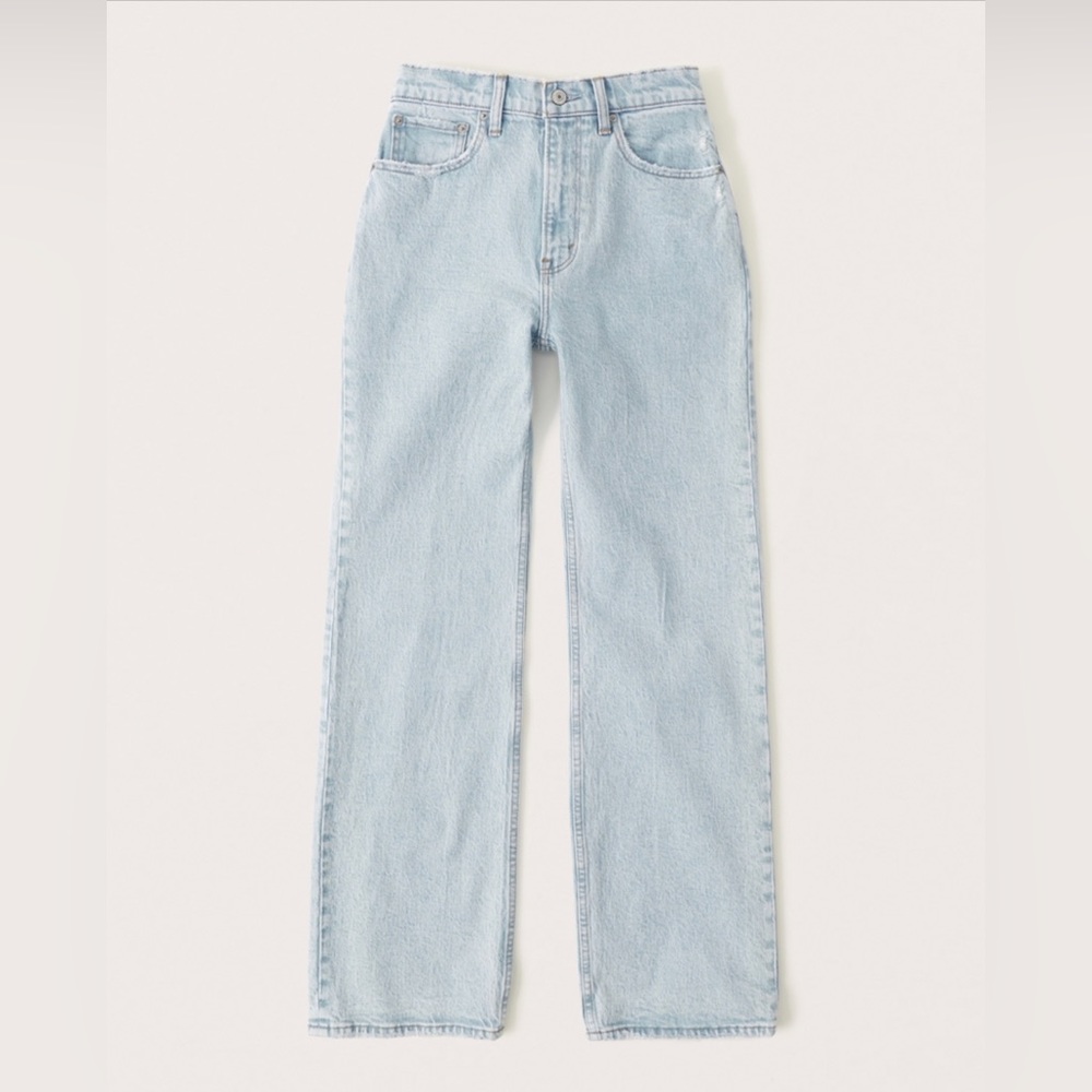 Abercrombie & Fitch -Curve Love- Light Wash High Rise 90s Relaxed Jean, Size 12R